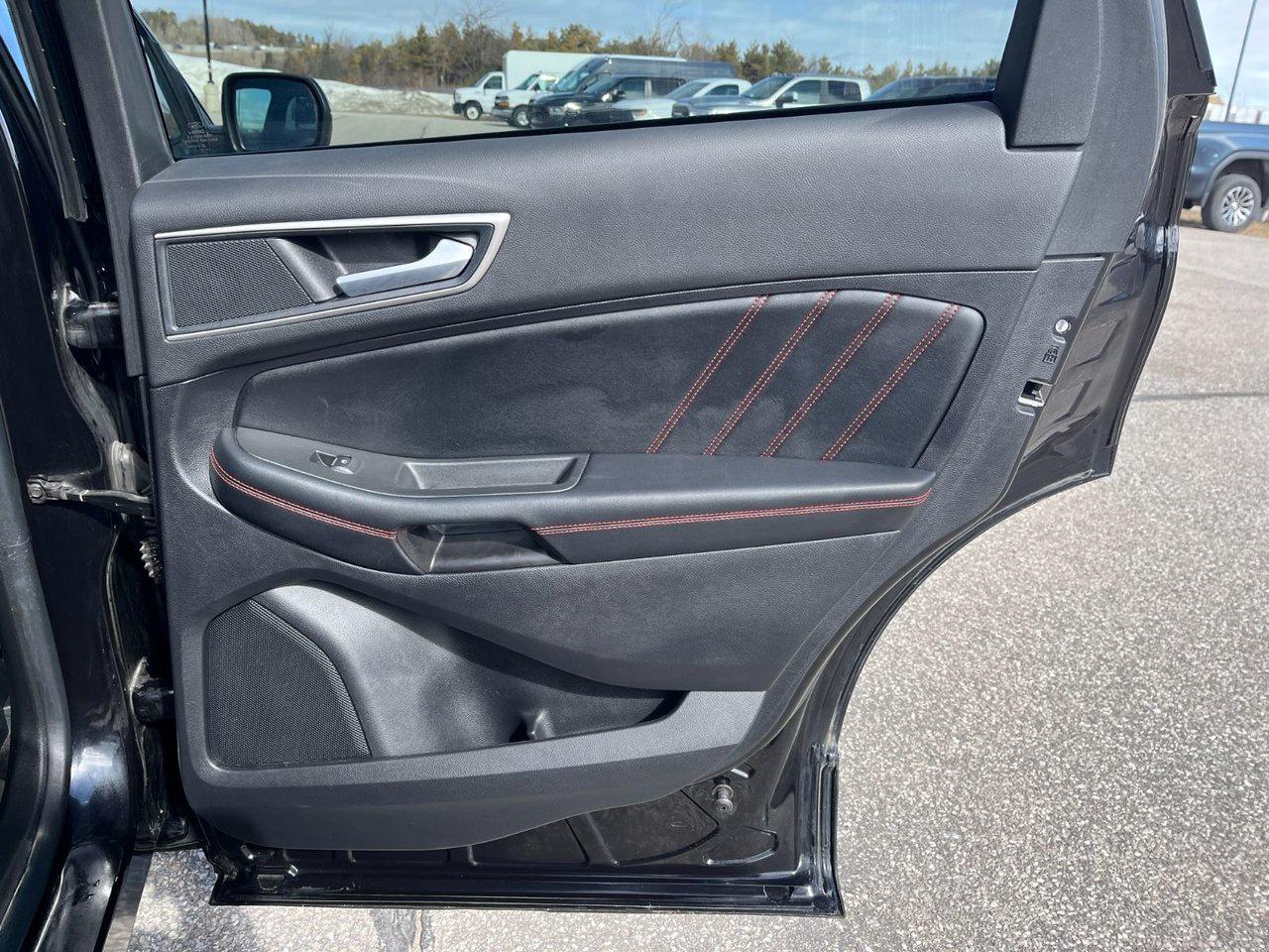 2021 Ford Edge ST Line AWD Photo