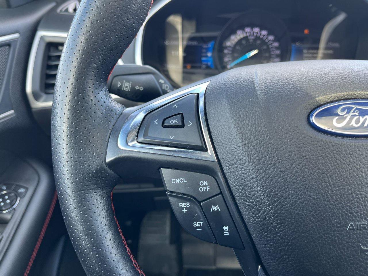 2021 Ford Edge ST Line AWD Photo