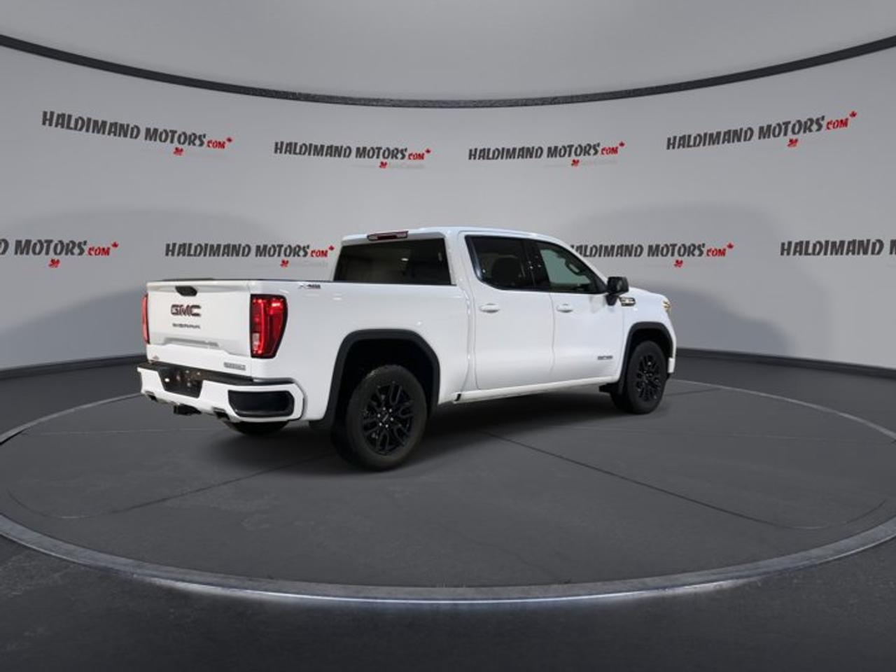 2025 GMC Sierra 1500 Elevation Crew Cab 4WD | Heated Steering | No accidents Photo