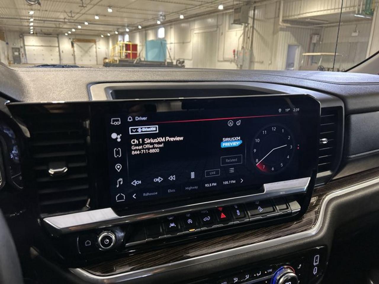 2025 GMC Sierra 1500 Elevation Crew Cab 4WD | Heated Steering | No accidents Photo