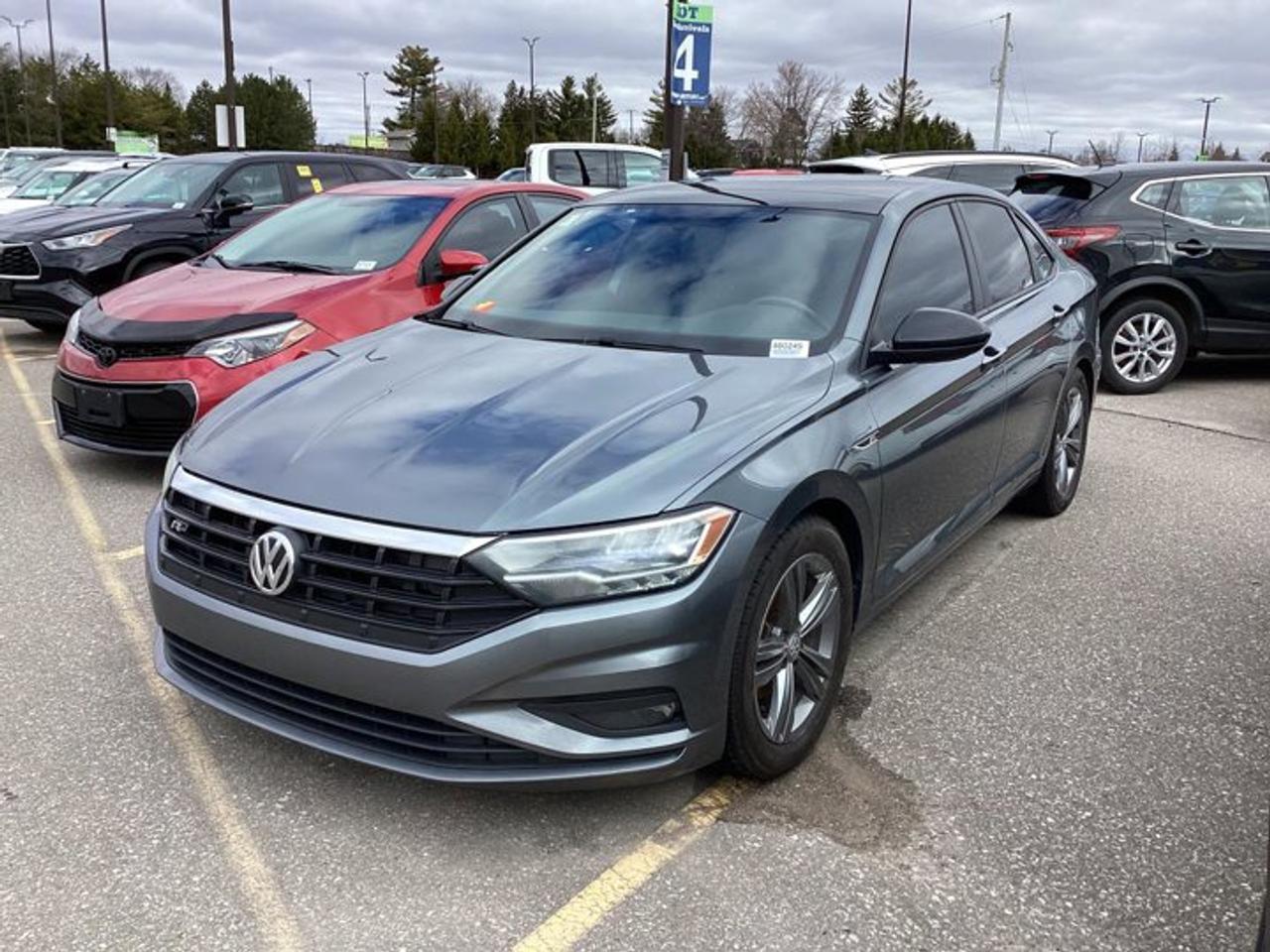 2021 Volkswagen Jetta Highline Manual | Leather Seats | No accidents Photo1