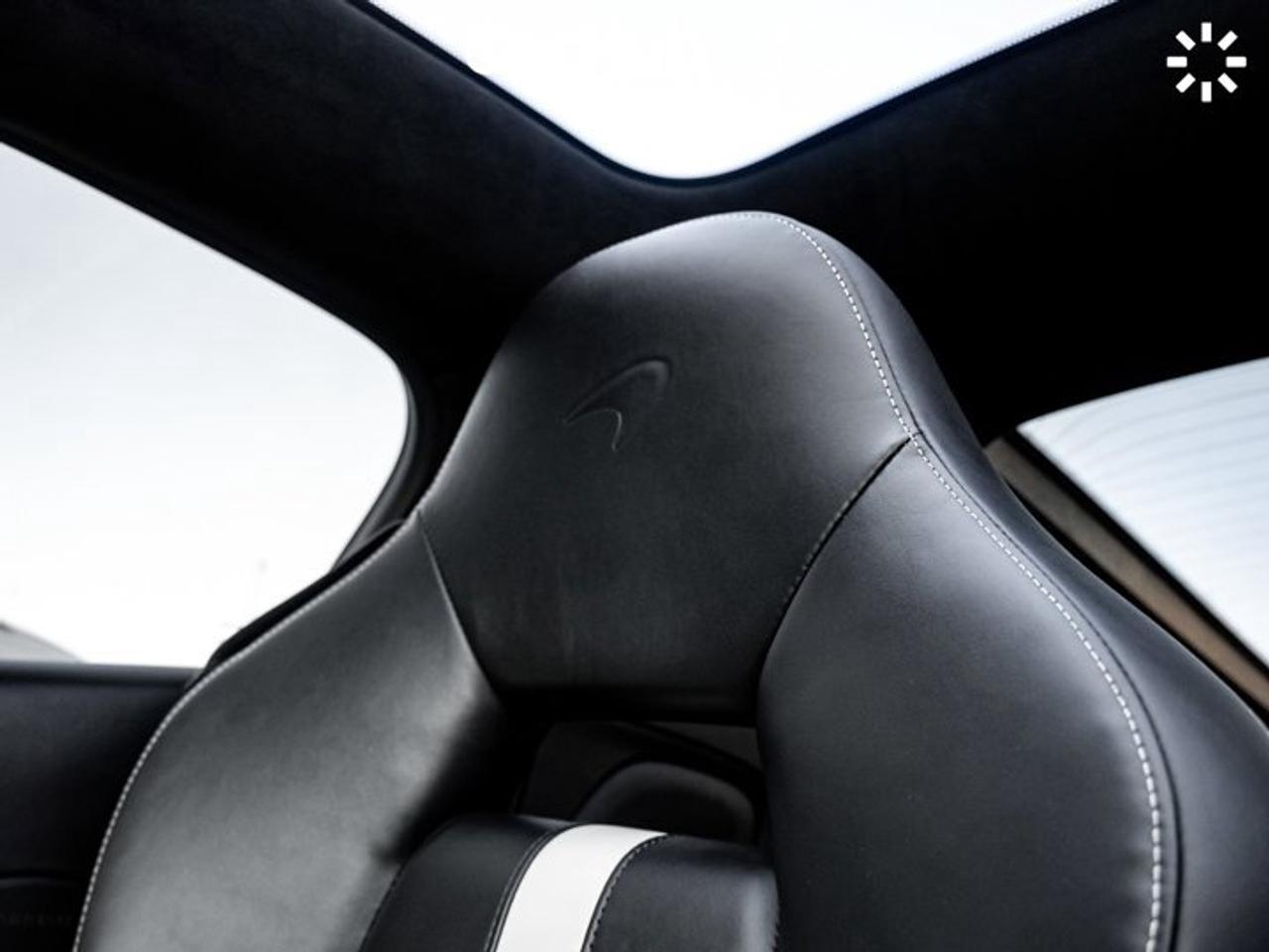 2017 McLaren 570GT Panoroof Fabspeed Exhaust Bowers & Wilkins Audio Navi Backup Cam Photo