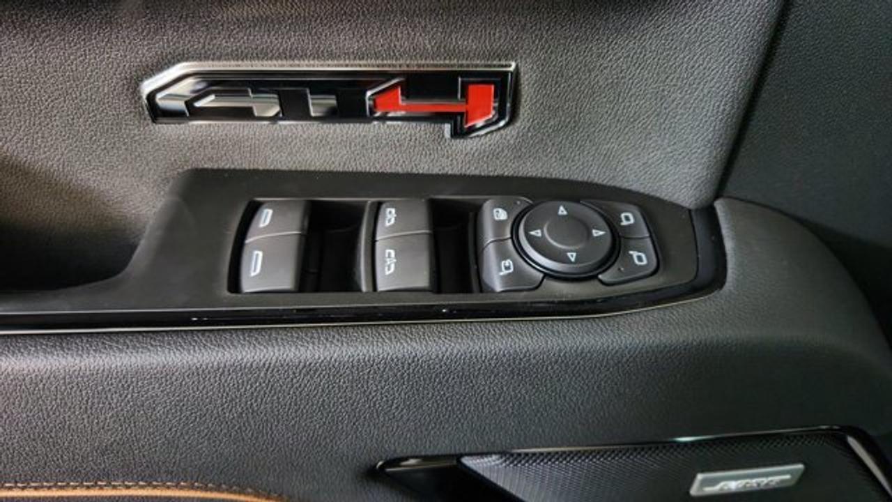 13742747