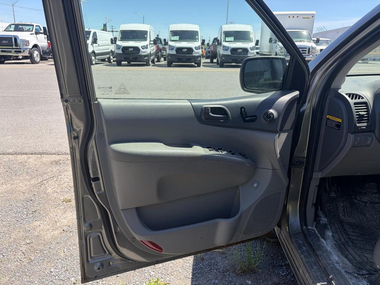2010 Kia Sedona EX Photo