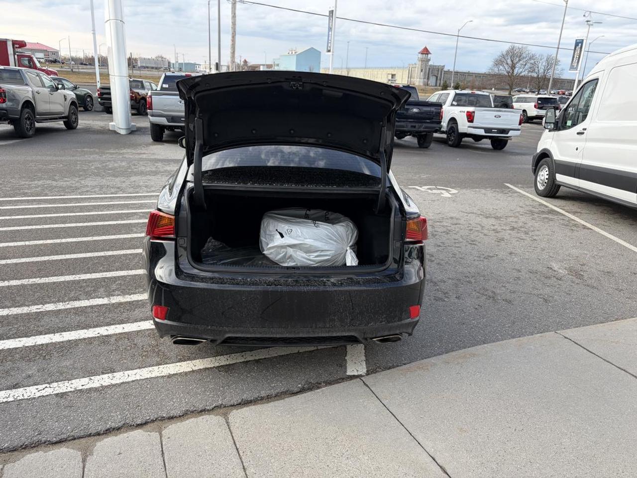 2019 Lexus IS 350 Photo