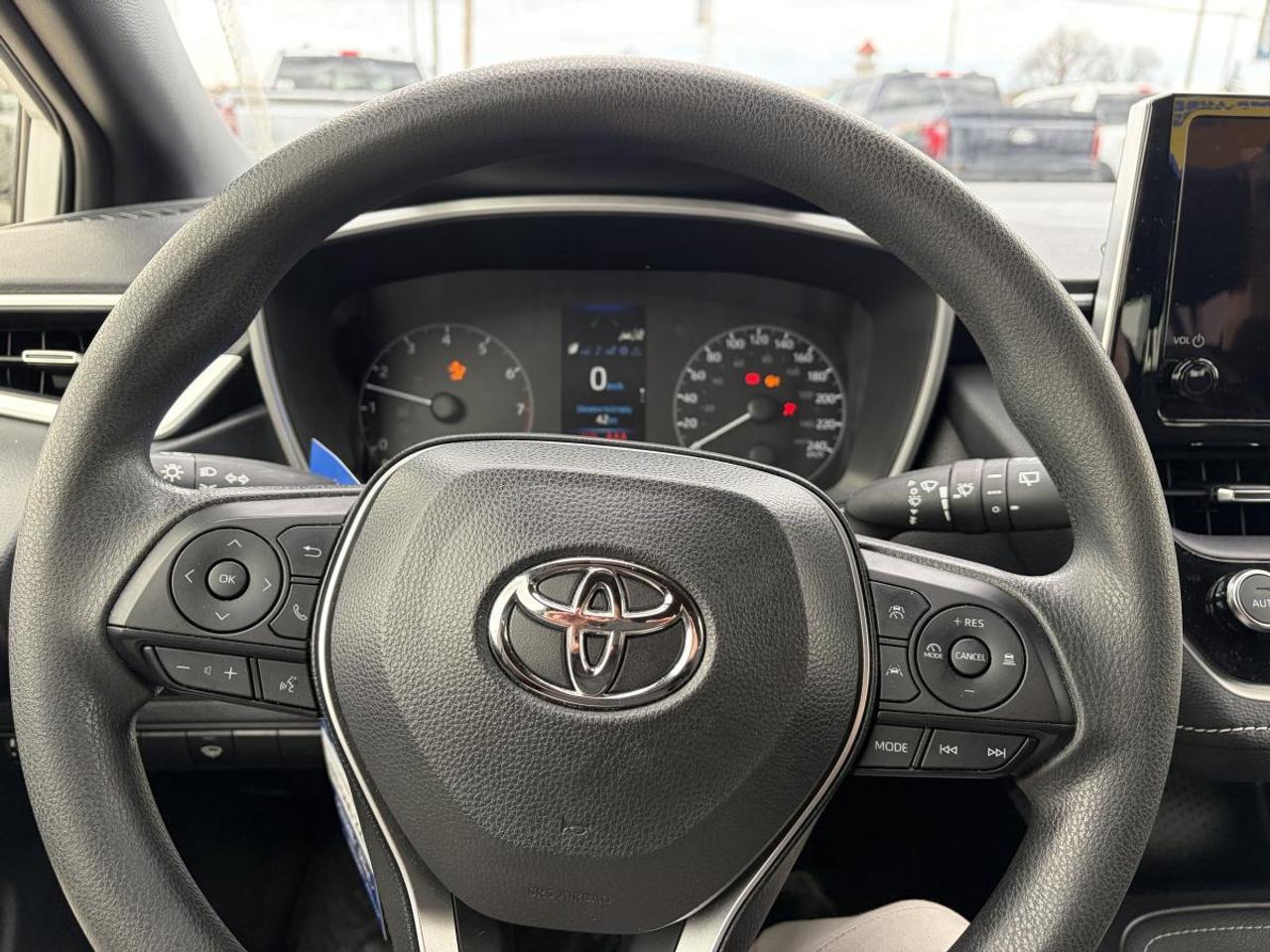 2025 Toyota Corolla Hatchback SE Photo