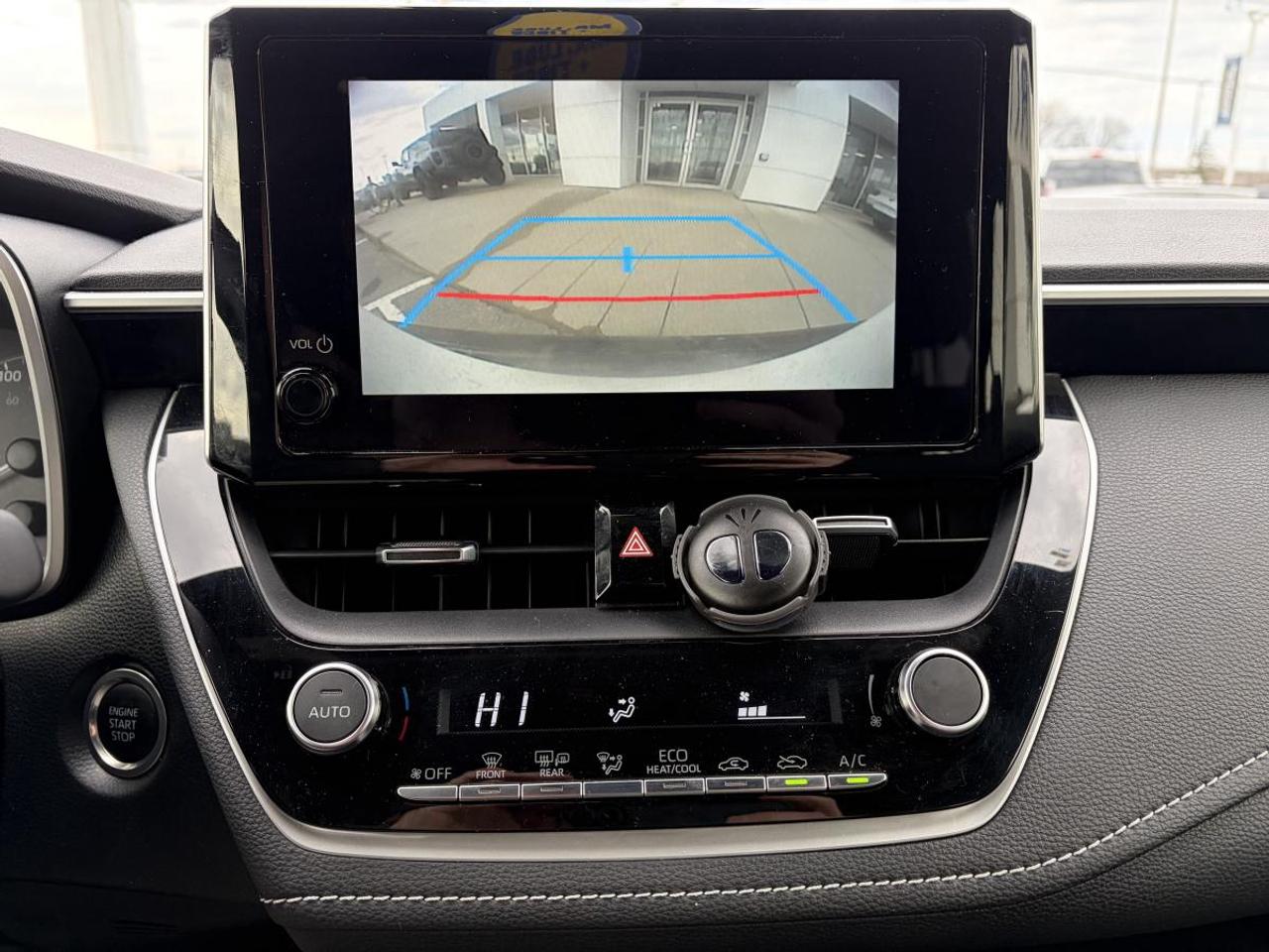 2025 Toyota Corolla Hatchback SE Photo