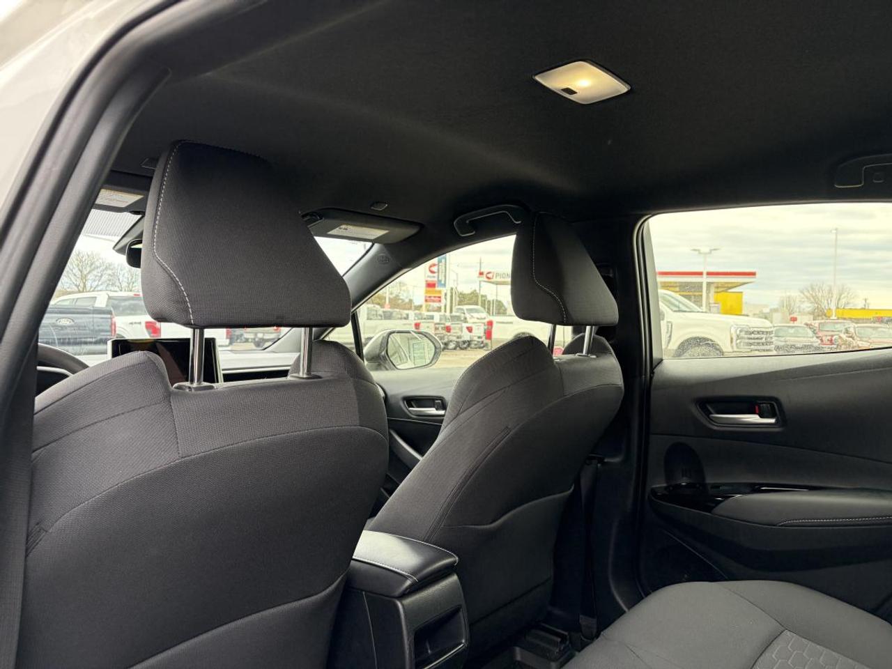 2025 Toyota Corolla Hatchback SE Photo