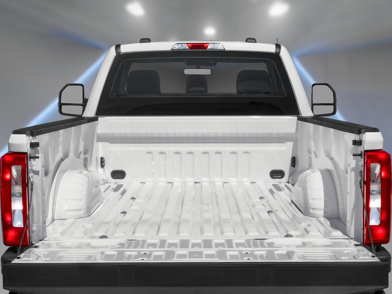 2026 Ford F-350 Super Duty SRW XLT Photo