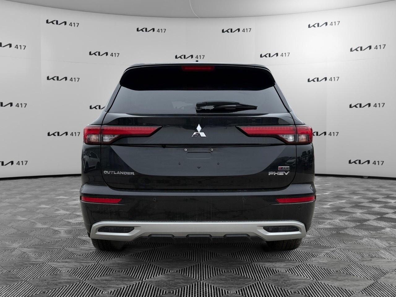2024 Mitsubishi Outlander Plug-In Hybrid SEL S-AWC Photo