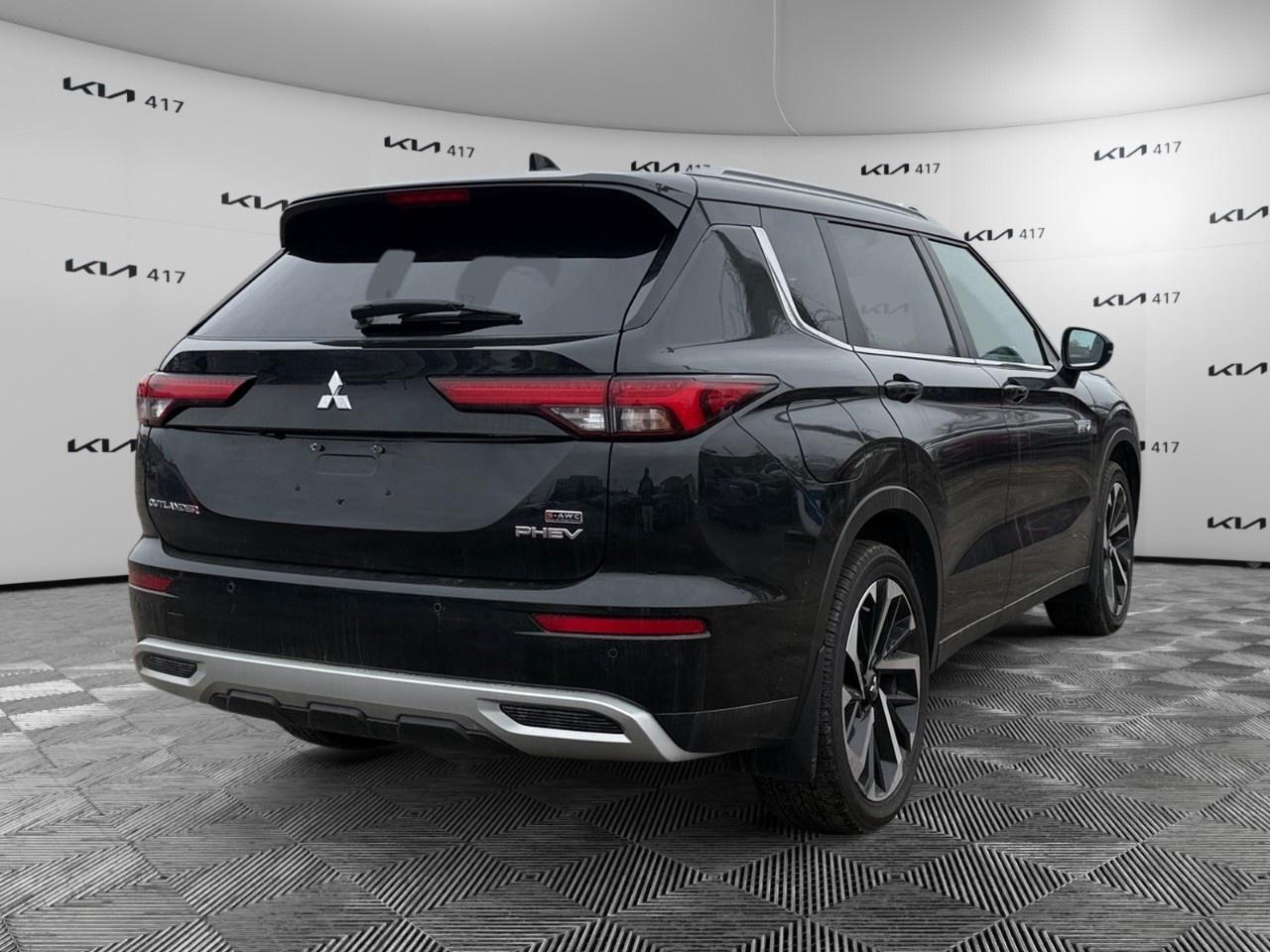 2024 Mitsubishi Outlander Plug-In Hybrid SEL S-AWC Photo