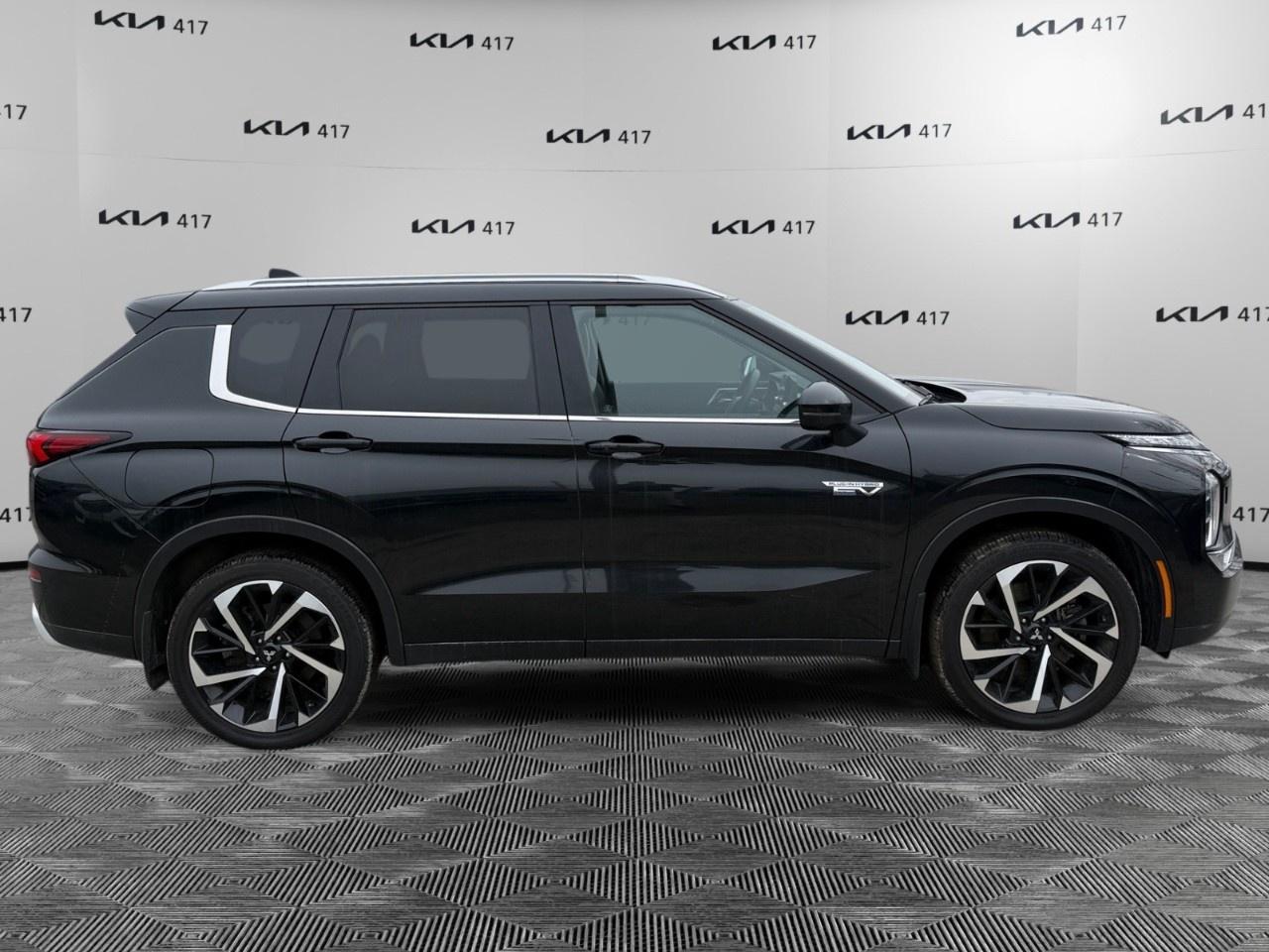 2024 Mitsubishi Outlander Plug-In Hybrid SEL S-AWC Photo