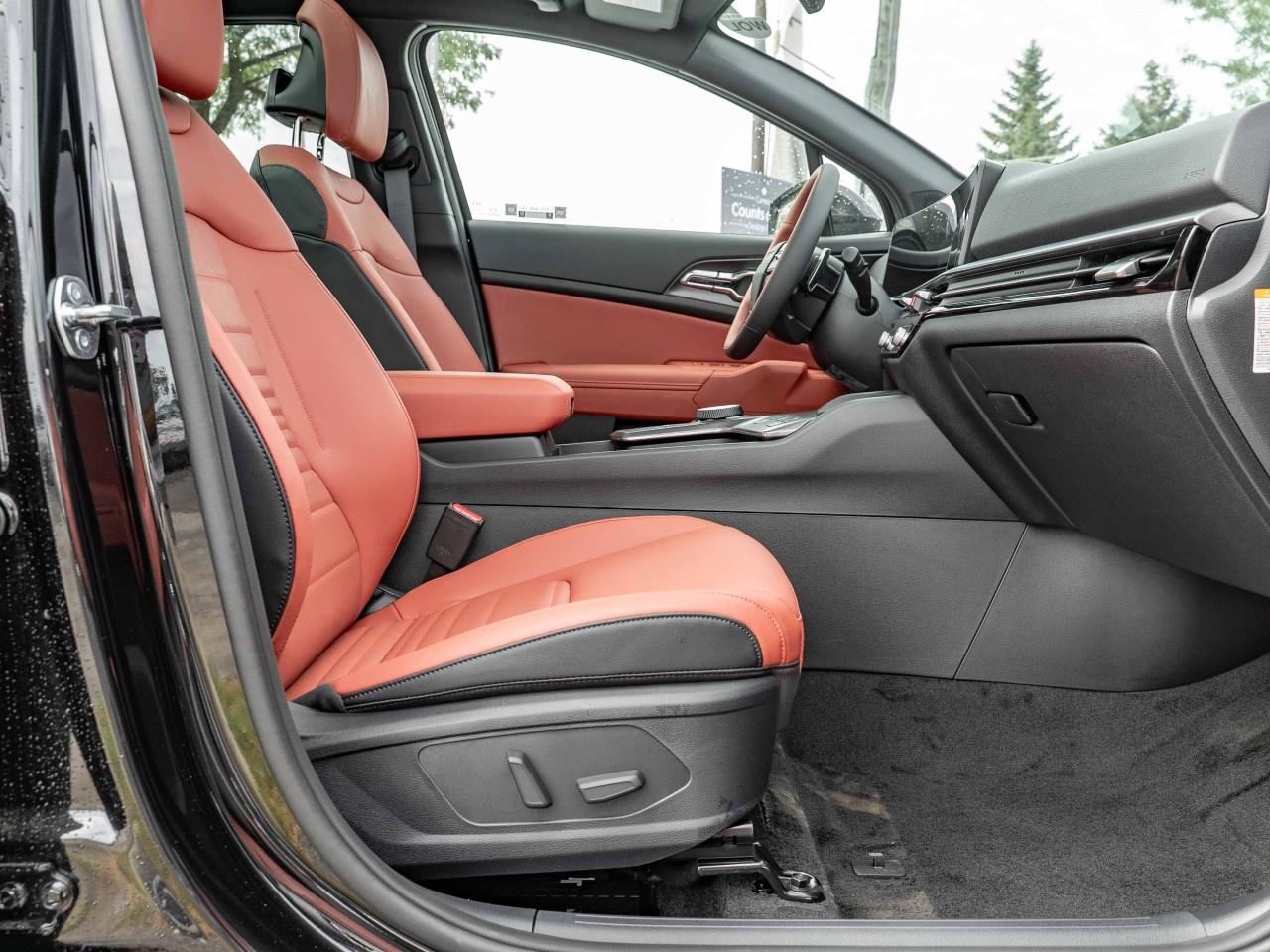 2026 Kia Sportage Hybrid SX AWD w/Red Interior Photo