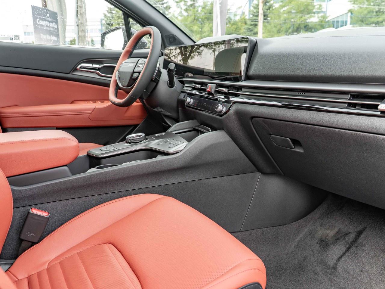 2026 Kia Sportage Hybrid SX AWD w/Red Interior Photo
