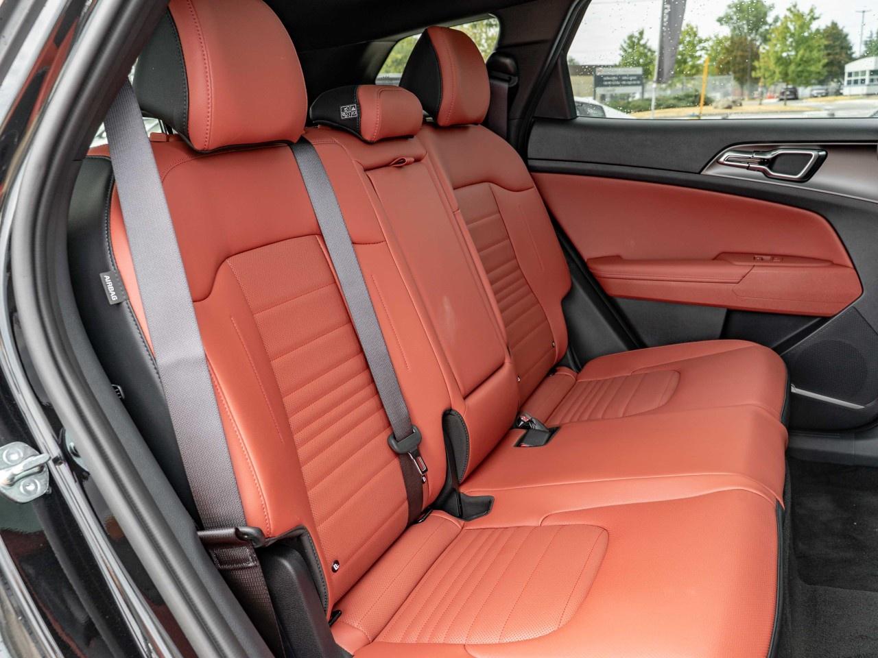 2026 Kia Sportage Hybrid SX AWD w/Red Interior Photo