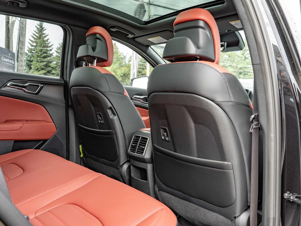 2026 Kia Sportage Hybrid SX AWD w/Red Interior Photo