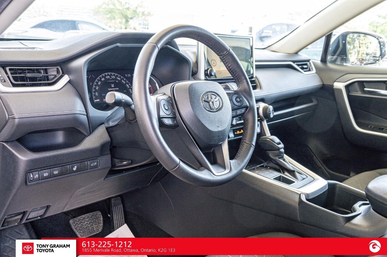 2024 Toyota RAV4 XLE Photo