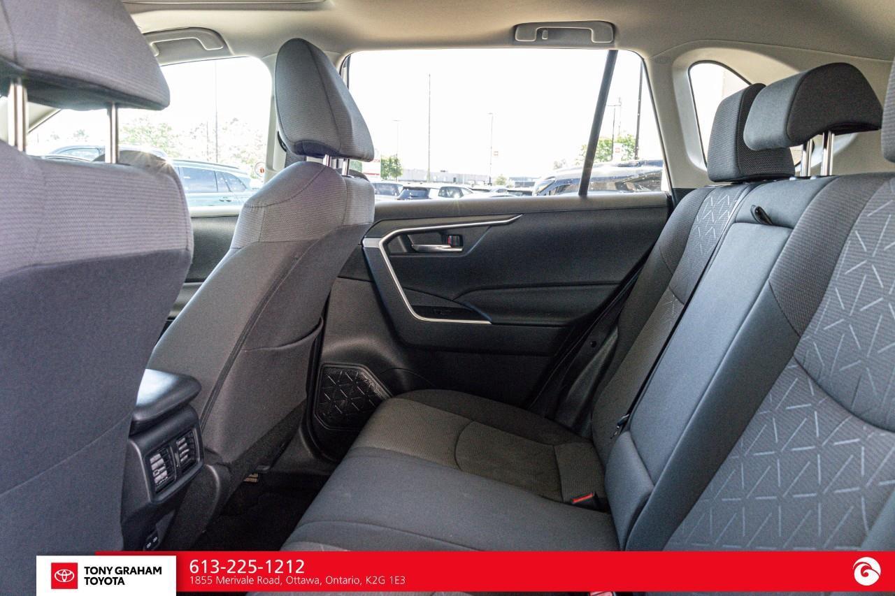 2024 Toyota RAV4 XLE Photo