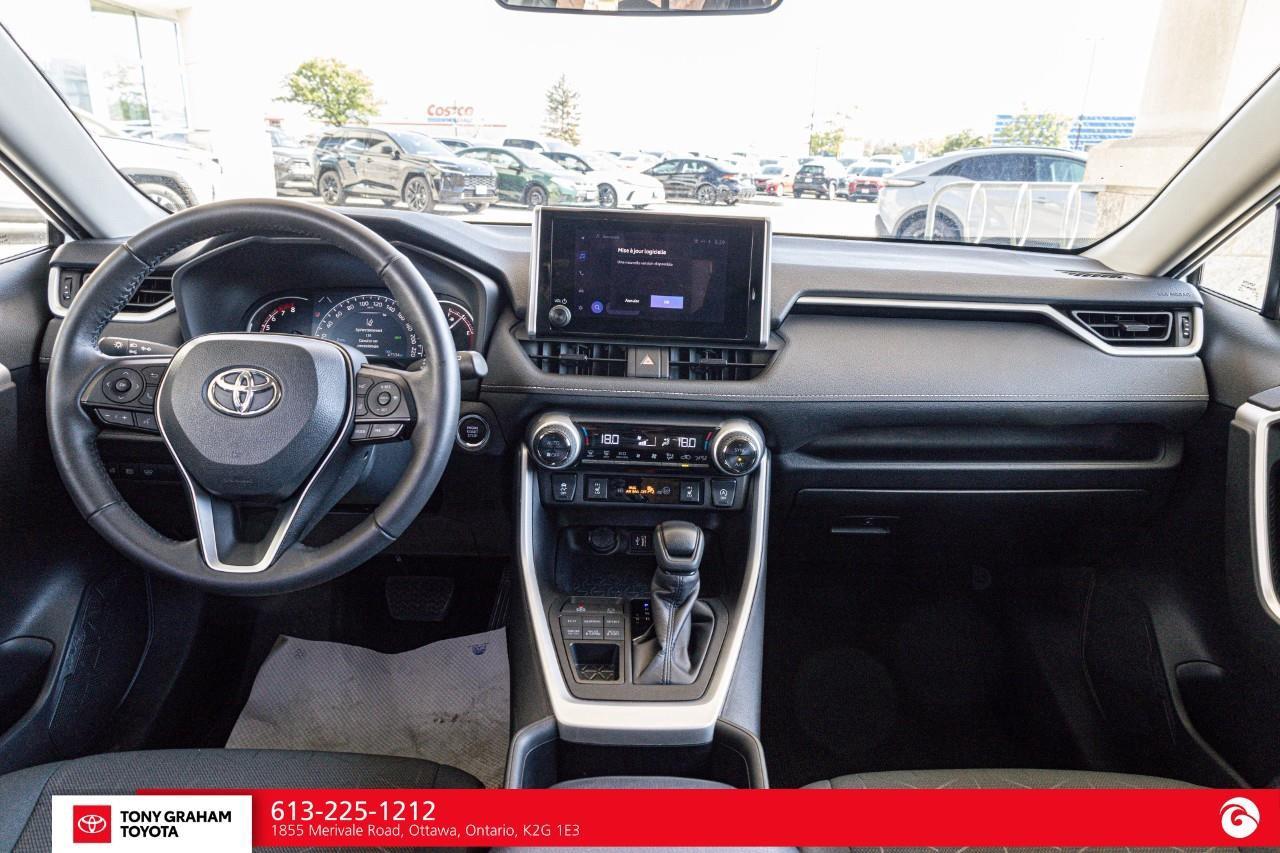 2024 Toyota RAV4 XLE Photo
