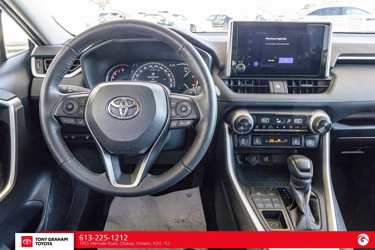 2024 Toyota RAV4 XLE Photo