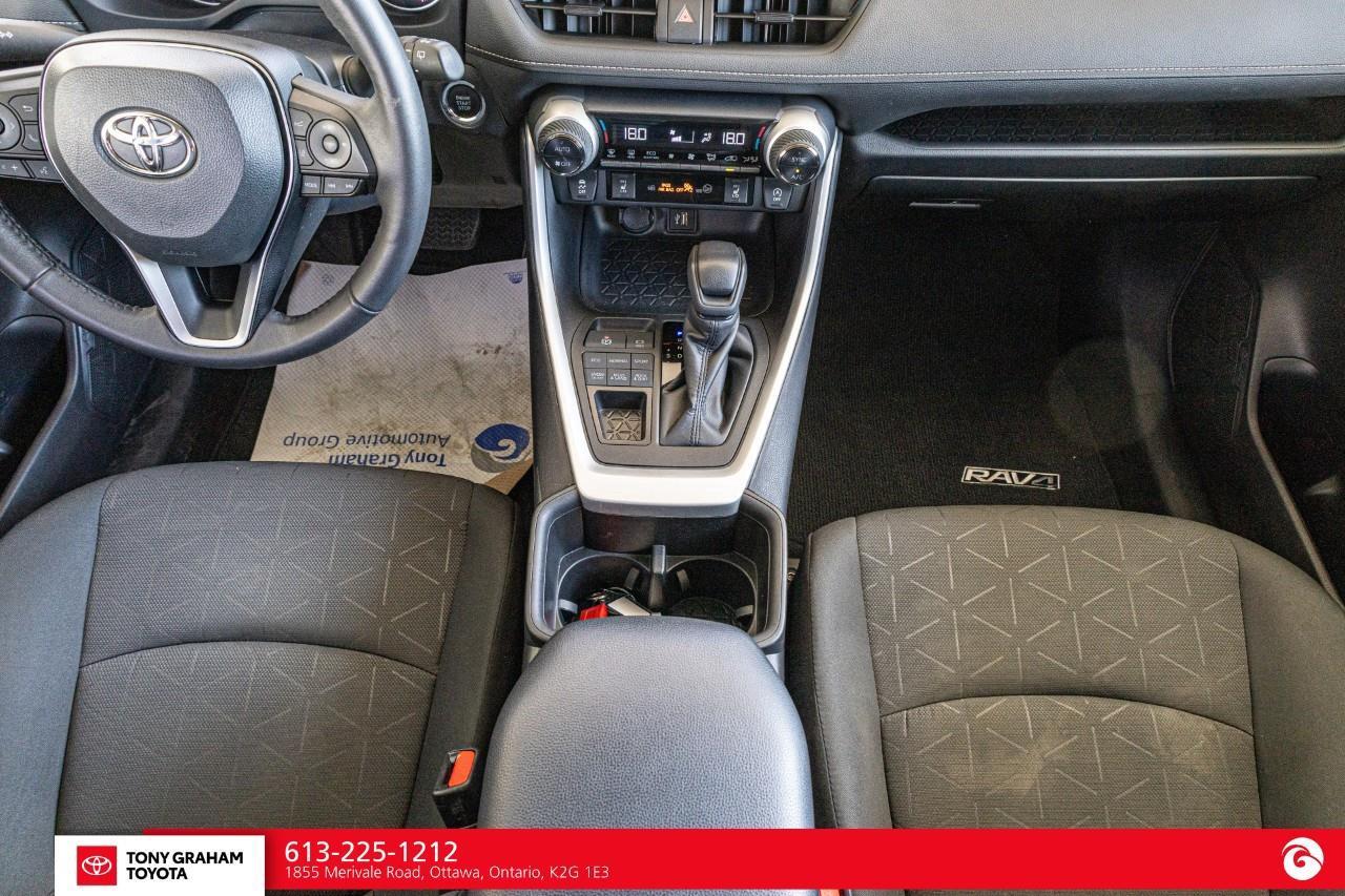 2024 Toyota RAV4 XLE Photo