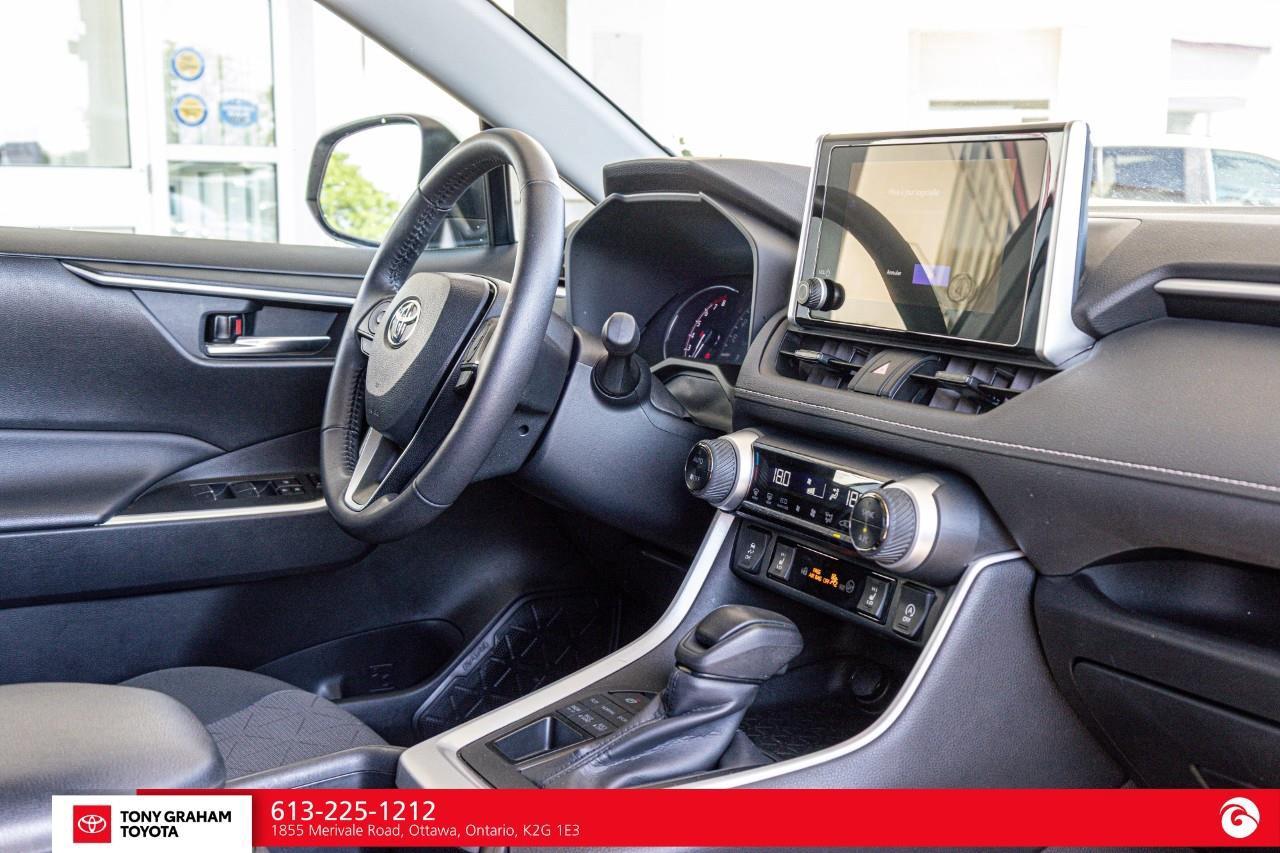 2024 Toyota RAV4 XLE Photo