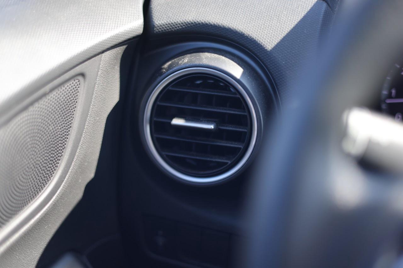 2019 Hyundai KONA 2.0L Essential AWD Photo