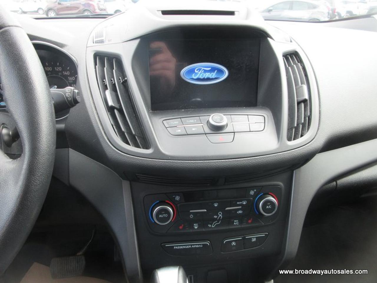 2018 Ford Escape FOUR-WHEEL DRIVE SEL-VERSION 5 PASSENGER 1.5L - ECO-BOOST.. NAVIGATION.. PANORAMIC SUNROOF.. LEATHER.. HEATED SEATS.. POWER TAILGATE.. Photo