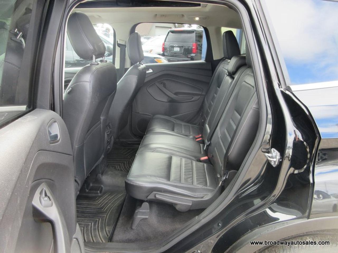 2018 Ford Escape FOUR-WHEEL DRIVE SEL-VERSION 5 PASSENGER 1.5L - ECO-BOOST.. NAVIGATION.. PANORAMIC SUNROOF.. LEATHER.. HEATED SEATS.. POWER TAILGATE.. Photo