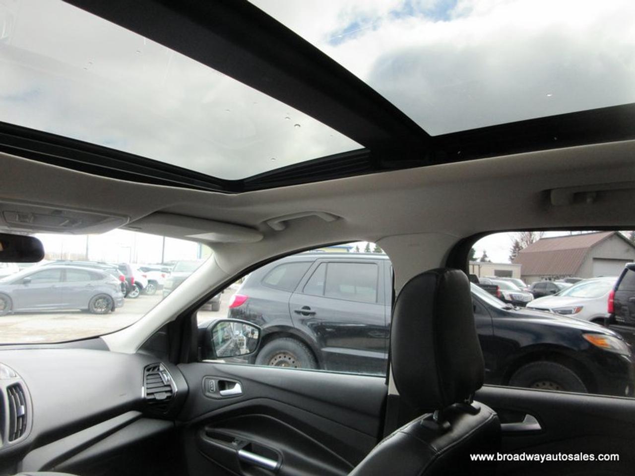 2018 Ford Escape FOUR-WHEEL DRIVE SEL-VERSION 5 PASSENGER 1.5L - ECO-BOOST.. NAVIGATION.. PANORAMIC SUNROOF.. LEATHER.. HEATED SEATS.. POWER TAILGATE.. Photo