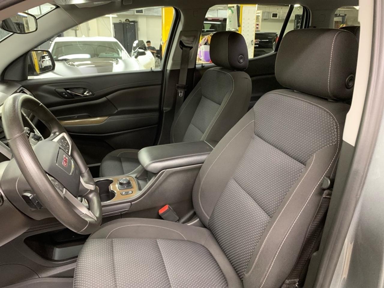 2023 GMC Acadia SLE Photo