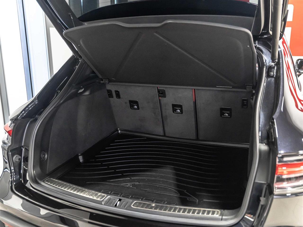 2023 Porsche Macan Sport Chrono Package|Adaptive Cruise Control|360 Camera Photo