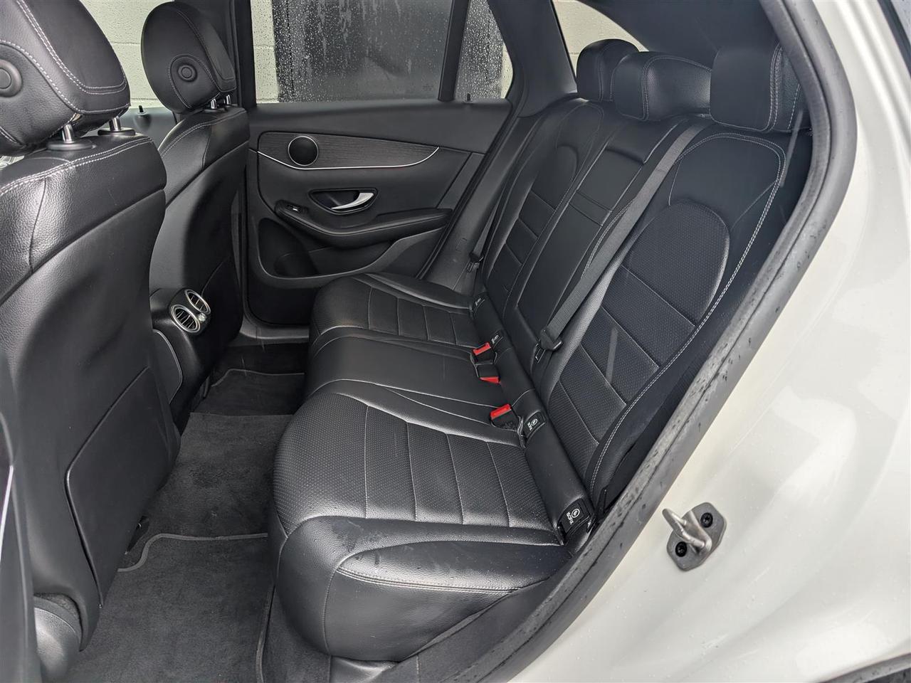2022 Mercedes-Benz GLC 300 4MATIC - NAVI - PANO ROOF - 360 CAM - TECH FEATURES Photo