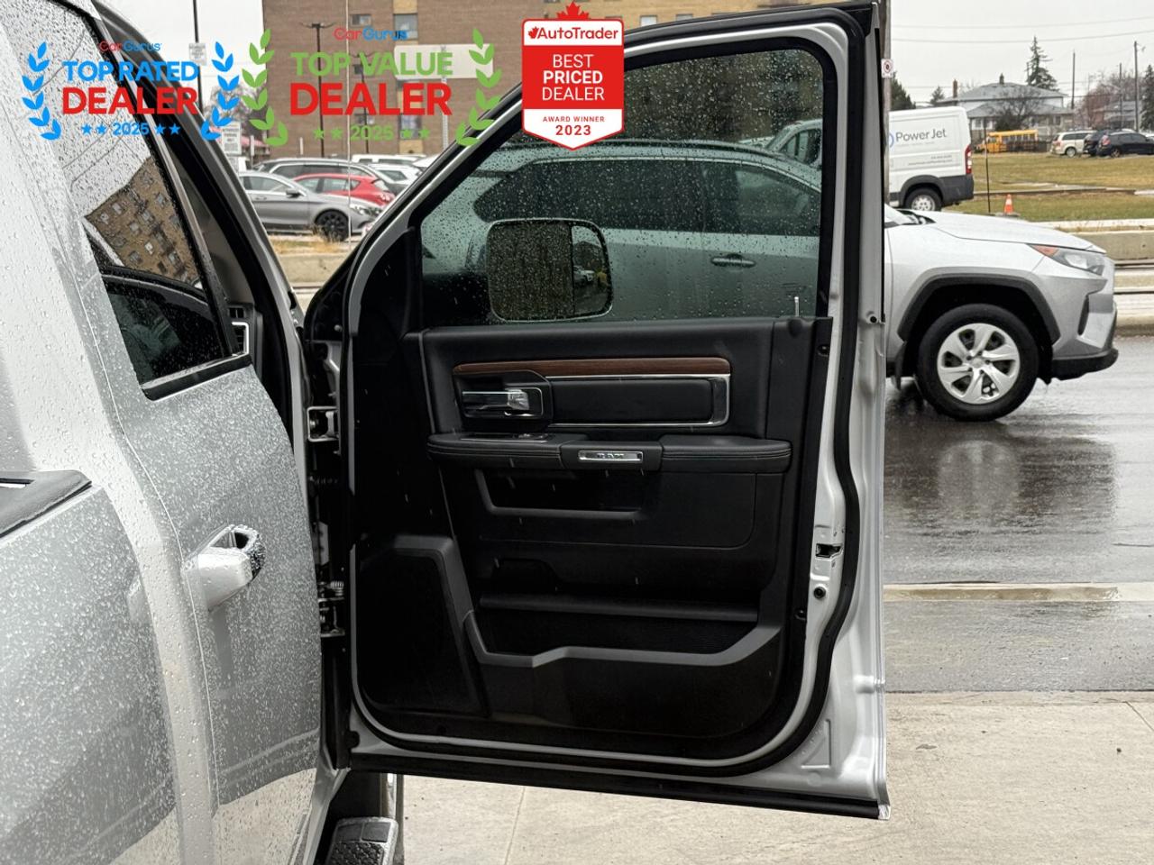 2015 RAM 1500 LARAMIE | 5.7 V8 | SUNROOF | ALPINE | NAVI Photo