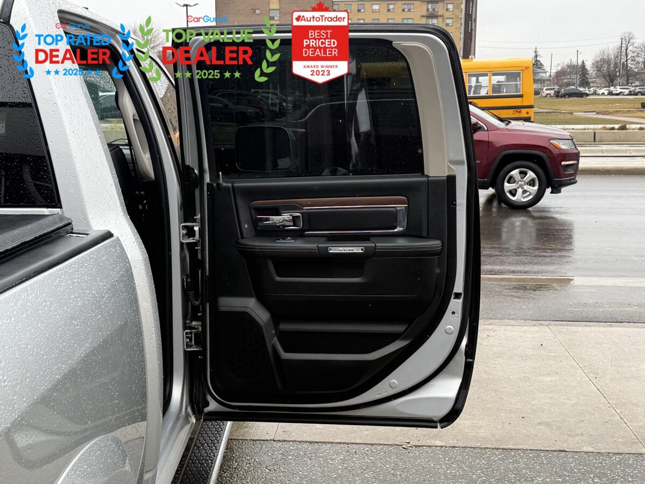 2015 RAM 1500 LARAMIE | 5.7 V8 | SUNROOF | ALPINE | NAVI Photo