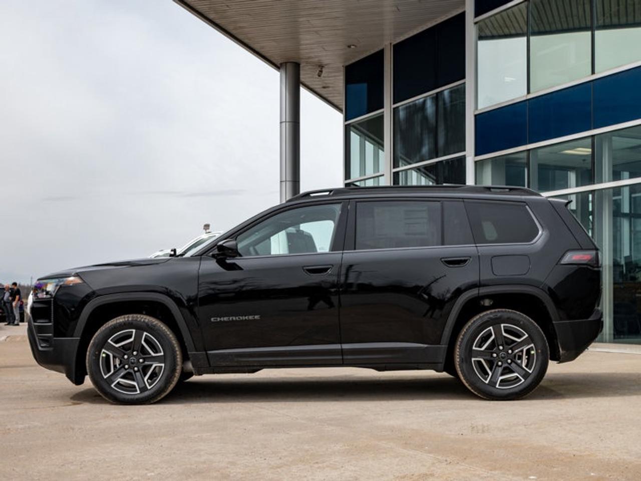 2026 Jeep Cherokee laredo Photo4