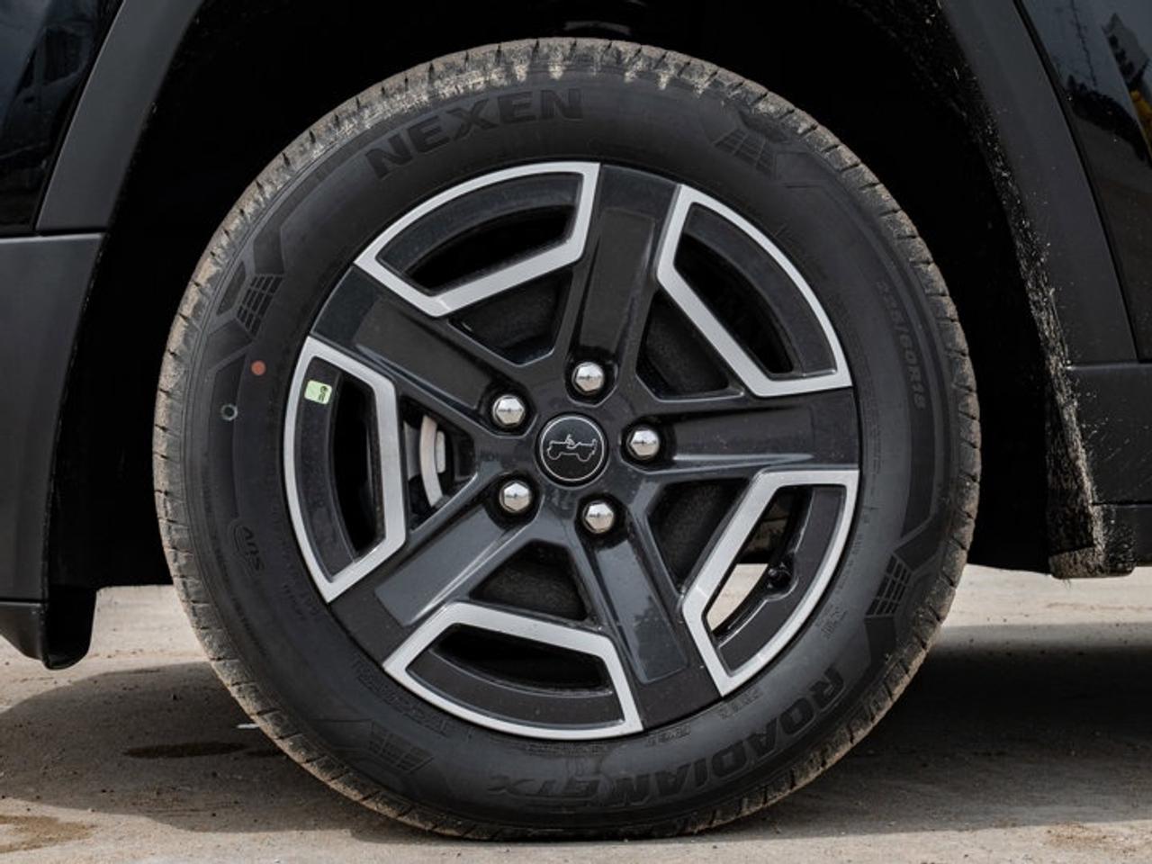 2026 Jeep Cherokee laredo Photo