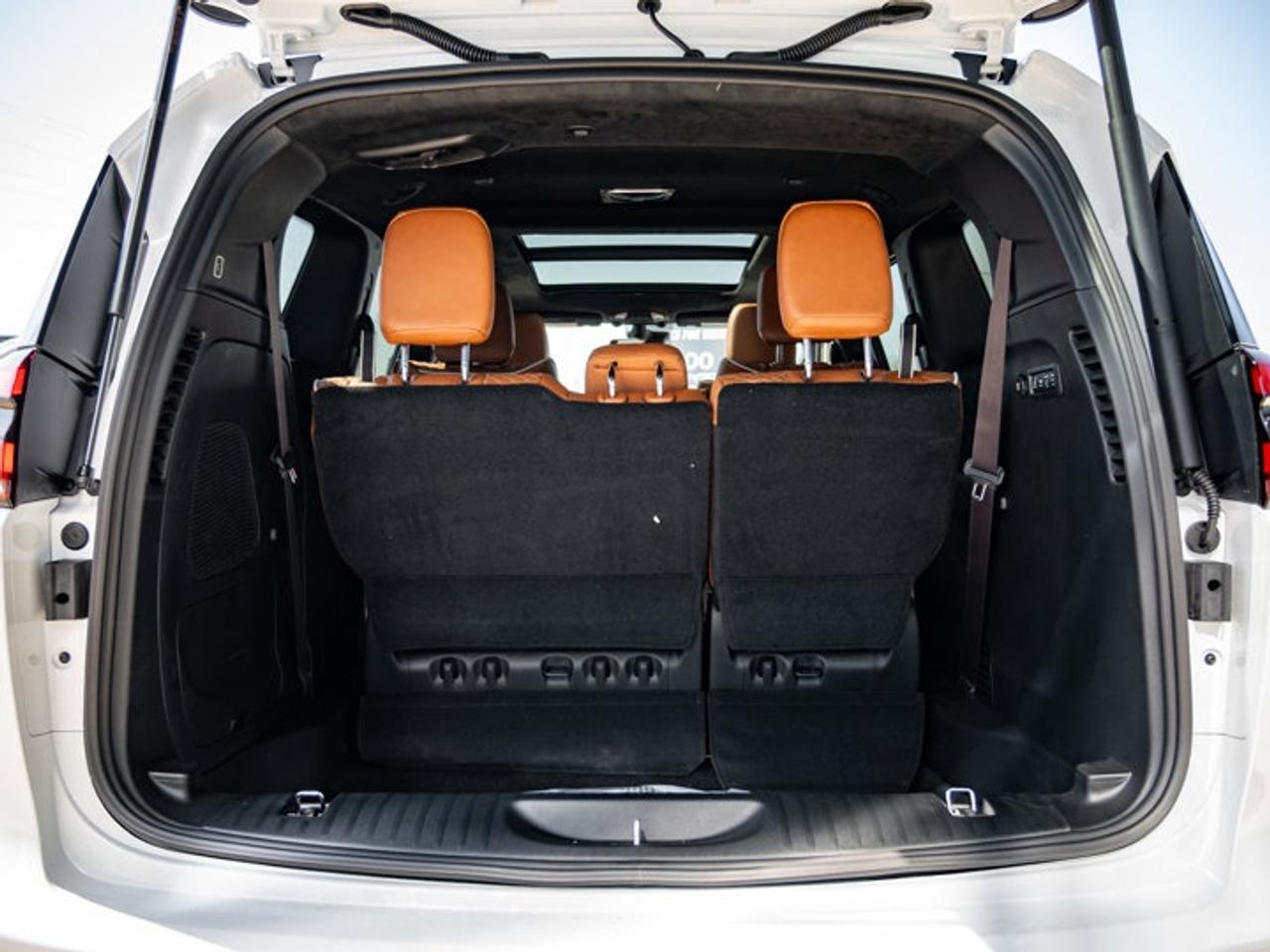 2026 Chrysler Pacifica Pinnacle Photo