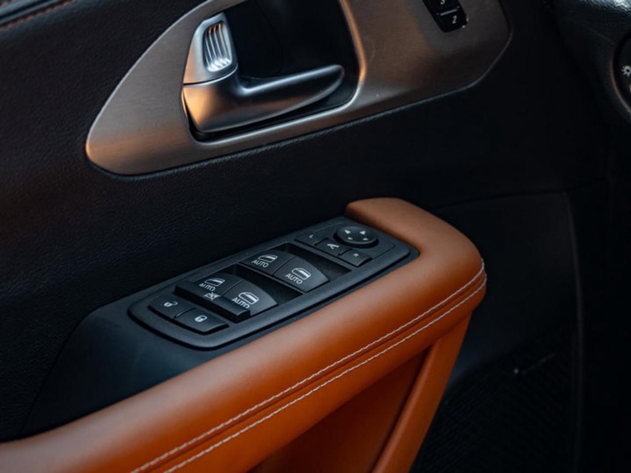 2026 Chrysler Pacifica Pinnacle Photo