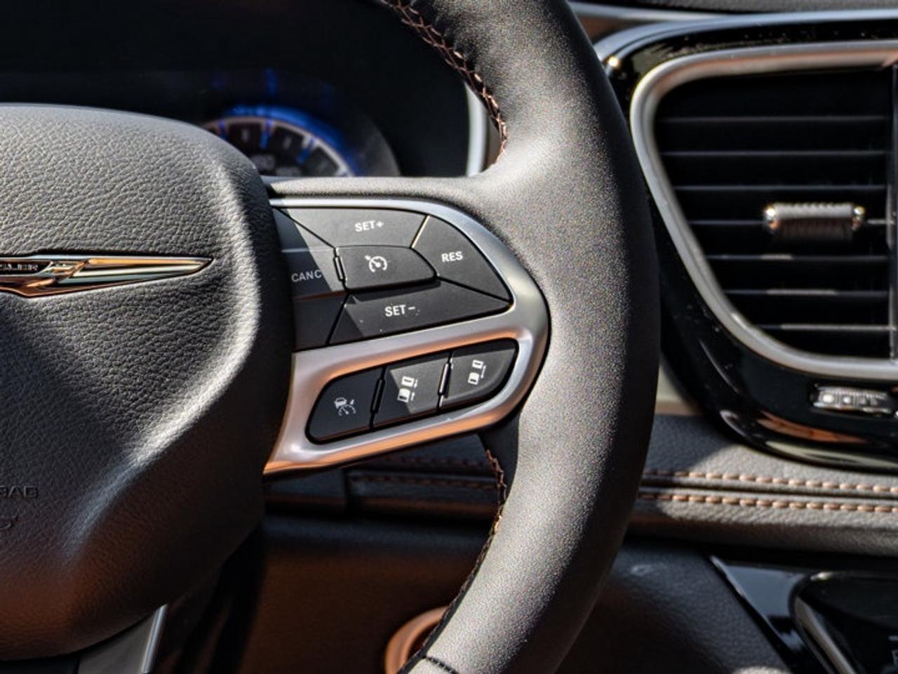 2026 Chrysler Pacifica Pinnacle Photo