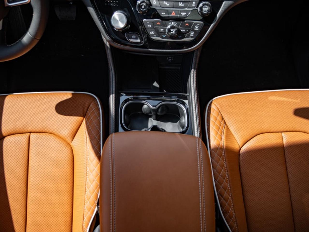 2026 Chrysler Pacifica Pinnacle Photo