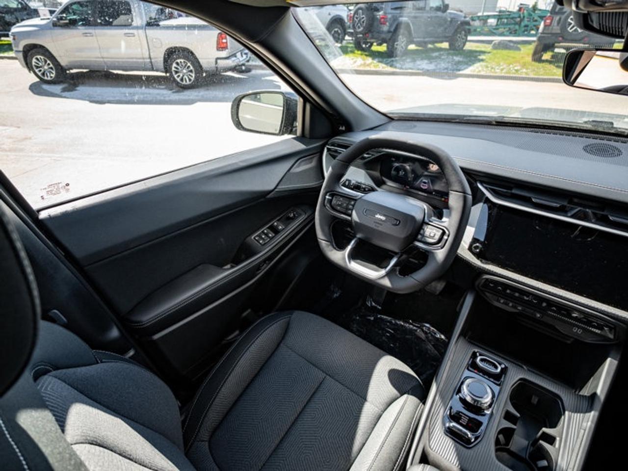 2026 Jeep Cherokee laredo Photo