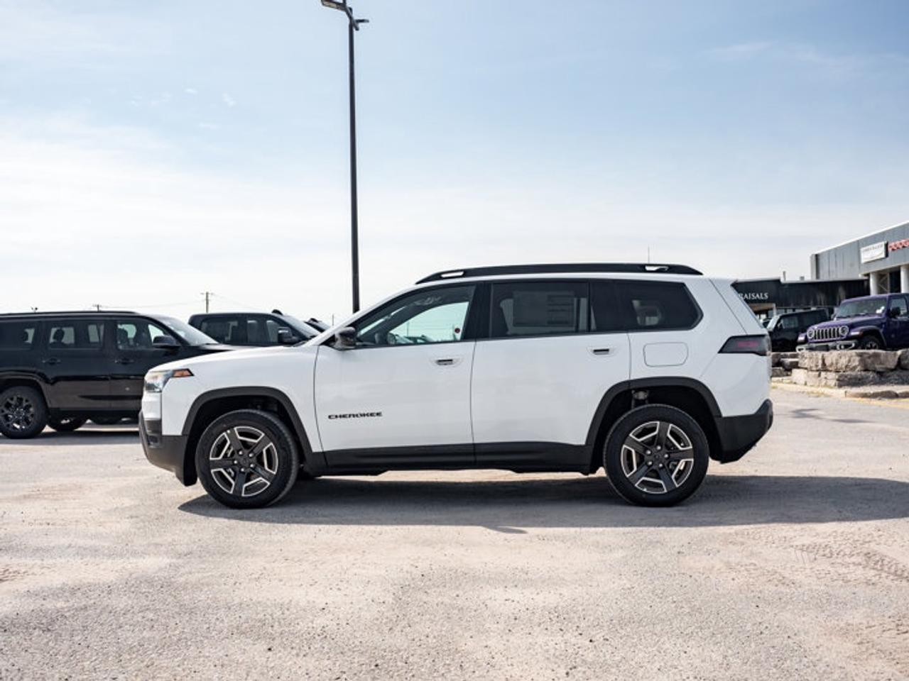2026 Jeep Cherokee laredo Photo4