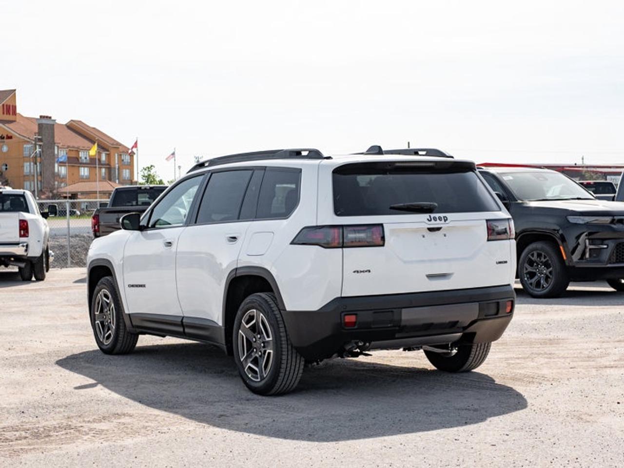 2026 Jeep Cherokee laredo Photo