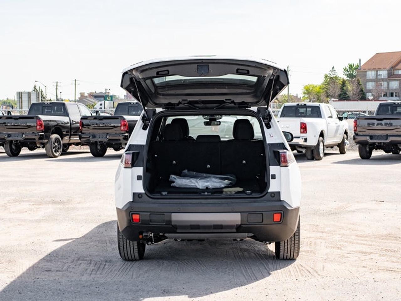 2026 Jeep Cherokee laredo Photo