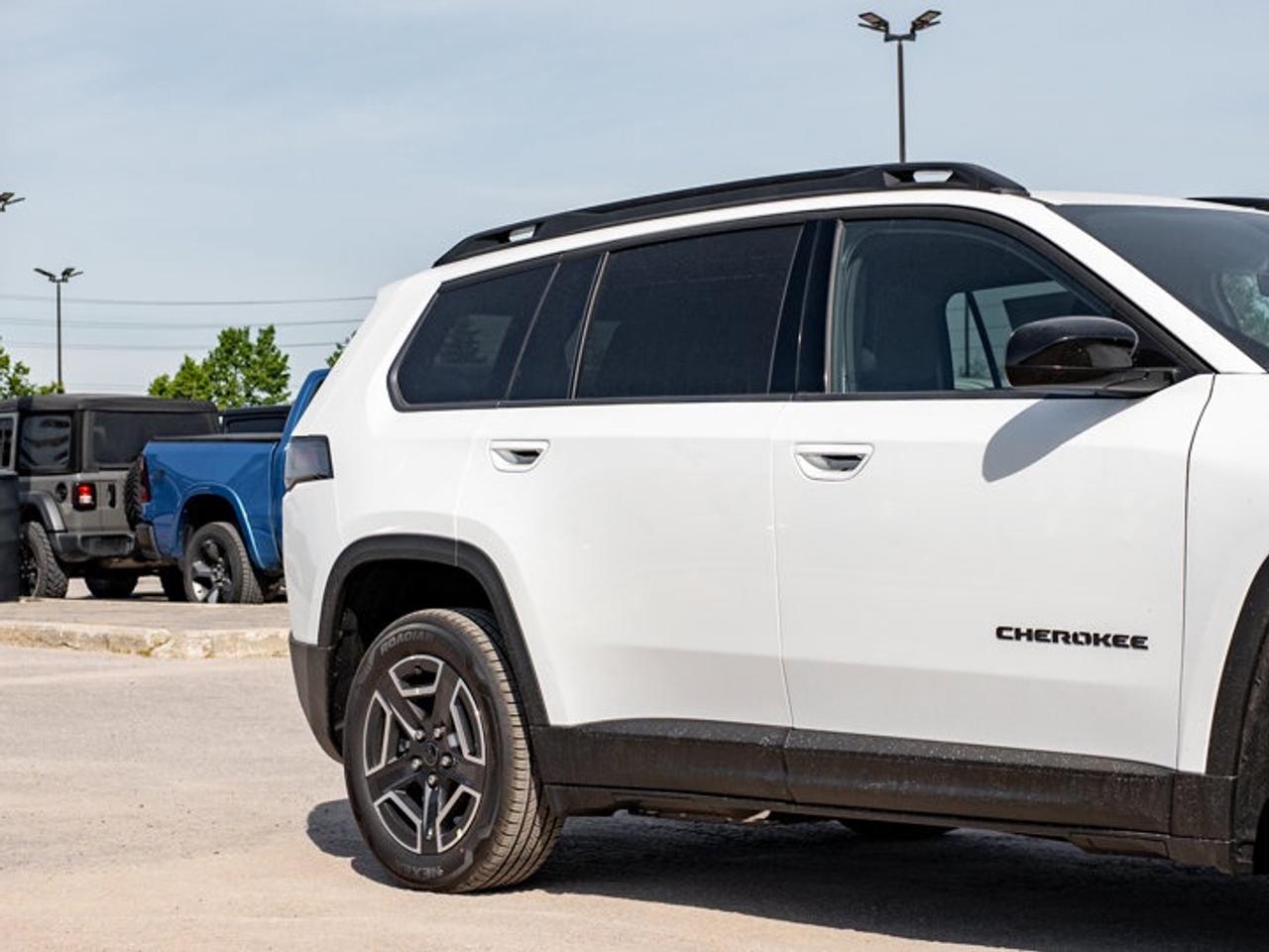 2026 Jeep Cherokee laredo Photo