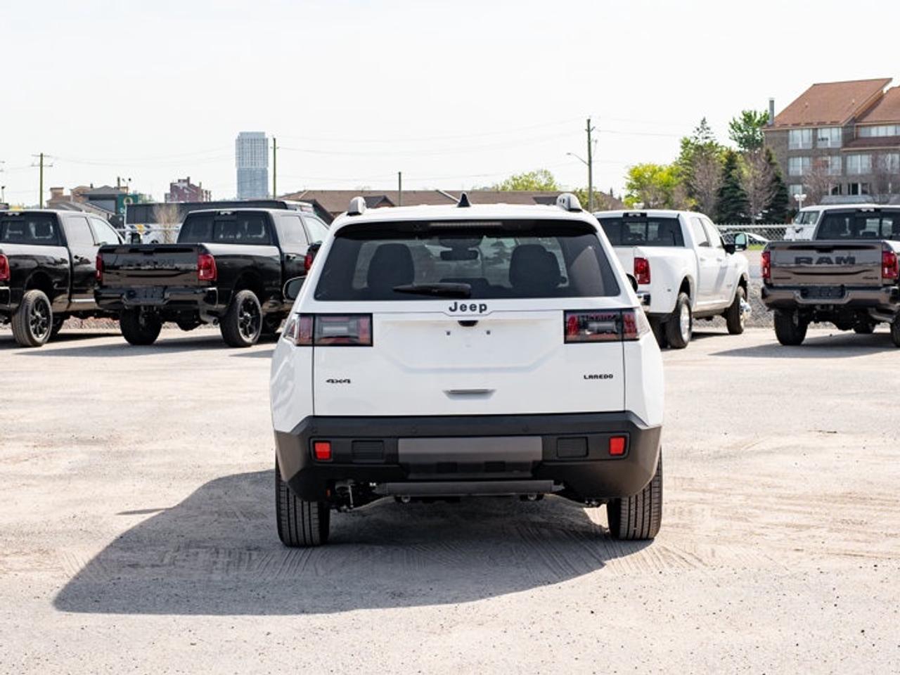 2026 Jeep Cherokee laredo Photo