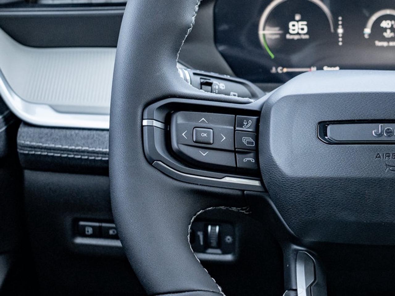 2026 Jeep Cherokee laredo Photo