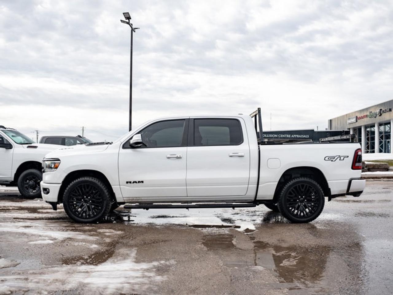2022 RAM 1500 SPORT Photo4