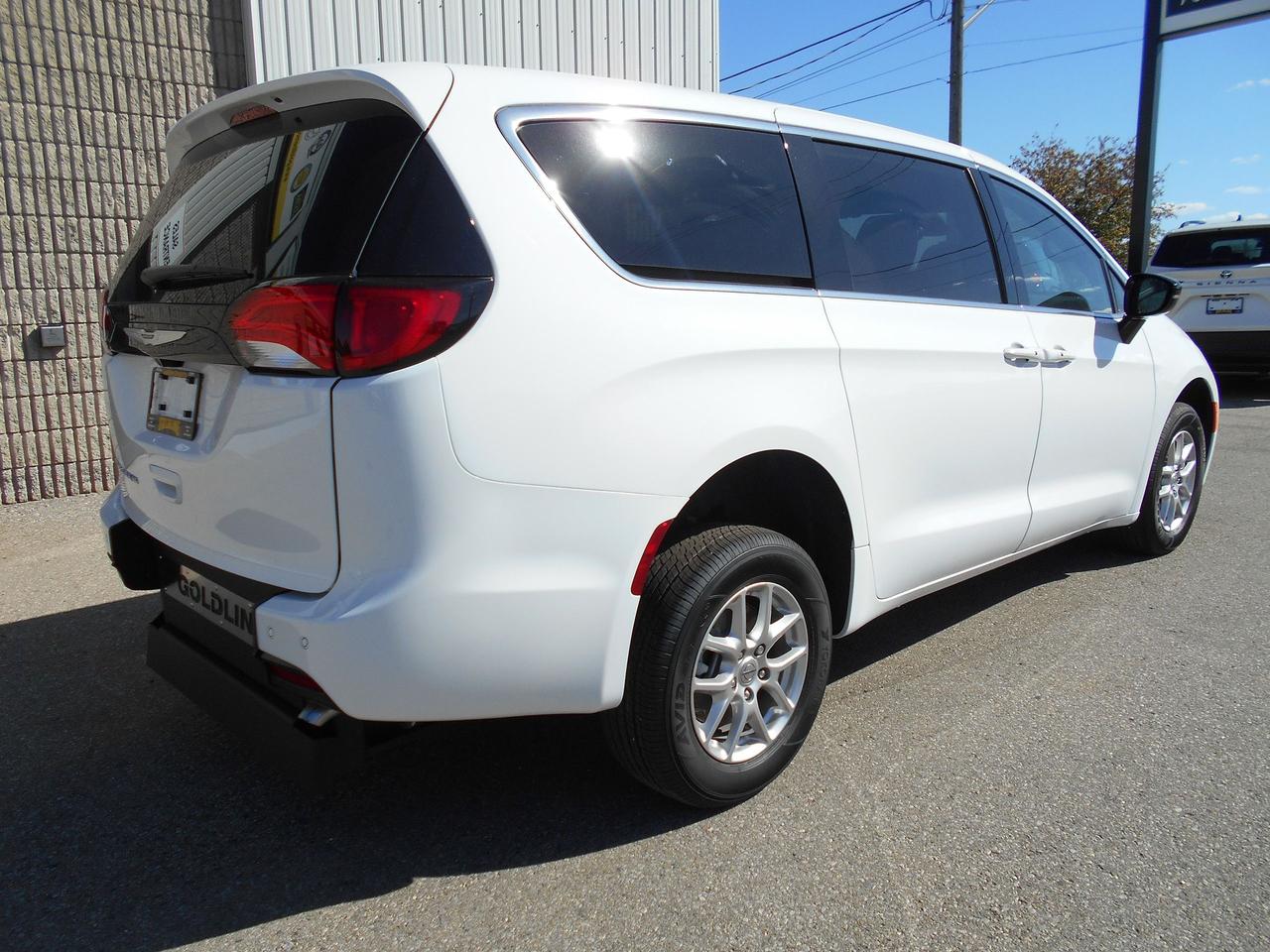 2026 Chrysler Grand Caravan SXT Photo